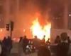 Van 'explodes' in Trafalgar Square: Police and fire brigade rush to busy ...