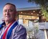 Footscray footballer Mark Hunter, 56, puts his stunning Melbourne home on the ...