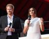 Meghan and Harry fly COMMERICAL: Royals 'snuck onto' five-hour flight from New ...