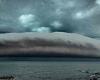 Breathtaking moment as massive awe-inspiring La Nina shelf cloud rolls towards ...