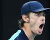 De Minaur safely secures first Australian Open fourth-round berth