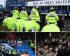 sport news 900 cops couldn't prevent crowd trouble during Leeds' clash with Man United