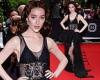 Met Gala 2022: Phoebe Dynevor looks chic in Louis Vuitton mesh dress with lace ...