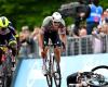 Caleb Ewan crashes during finish-line sprint at Giro d'Italia