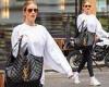 Friday 13 May 2022 01:32 AM Rosie Huntington Whiteley leaves a workout in Chelsea carrying an eye-catching ... trends now