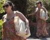 Friday 27 May 2022 05:04 PM Jessie Wallace dons a floral maxi dress and furry slippers as she runs errands ... trends now