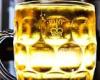 Saturday 28 May 2022 10:10 PM Boris Johnson brings back the Crown symbol on our pint glasses for the Queen's ... trends now