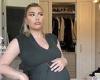 Sunday 29 May 2022 10:37 AM Olivia Bowen shows off her growing baby bump in a figure-hugging khaki dress as ... trends now