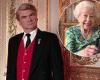 Sunday 5 June 2022 01:10 PM Simon Farnaby played role of disapproving footman in Queen's Paddington Bear ... trends now