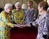 Wednesday 22 June 2022 04:41 PM Queen beams and stands unaided as she greets Australian politician Margaret ... trends now