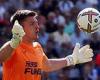 sport news Newcastle boss Eddie Howe tells Nick Pope to 'dream big and really go for it' ... trends now