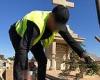 Wednesday 17 August 2022 07:43 AM Group of 16 offenders clean up Broken Hill Cemetery as part of their community ... trends now