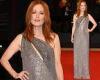 Monday 5 September 2022 10:52 PM Julianne Moore amps up the glamour as she attends the Love Life premiere at ... trends now