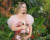 Wednesday 7 September 2022 07:08 PM Billie Lourd is PREGNANT! Actress reveals she is expecting second child as she ... trends now