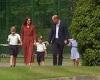 Thursday 8 September 2022 12:05 AM Cute moment Prince Louis refuses to take his father's hand on his first day of ... trends now
