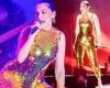 Friday 9 September 2022 05:13 PM Jessie J pours her curves into a shimmering sequined jumpsuit as she performs ... trends now
