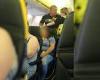 Thursday 22 September 2022 07:56 PM Moment police remove 'rude' middle-aged drunk from Ryanair flight from Girona ... trends now