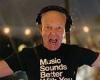 Friday 23 September 2022 12:44 AM DJ Stu Allan dies aged 60: Music legend passes away after battling cancer for ... trends now