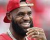 sport news LeBron James asks if he's eligible to compete in college football after playing ... trends now