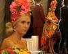 Tuesday 4 October 2022 10:12 AM Kristen Wiig dons a dramatic sequinned turban and tropical dress as she films ... trends now