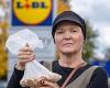 Wednesday 2 November 2022 11:01 AM Cancer-hit NHS nurse says Lidl manager accused her of theft when she ate half a ... trends now