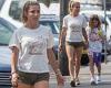 Friday 25 November 2022 03:41 AM Elsa Pataky wears VERY tight micro hot pants as she steps out in Byron Bay with ... trends now