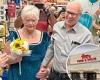 Sunday 27 November 2022 06:14 PM Elderly Arizona couple get married in grocery store where they first met trends now
