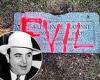 Monday 28 November 2022 08:20 PM Notorious Chicago mobster Al Capone's grave is defaced with the words 'EVIL' ... trends now
