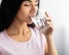 Well-hydrated adults who drink water each day can slow down the ageing process trends now