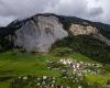 The village that is about to be CRUSHED: Entire Swiss settlement evacuated ... trends now