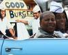 Kenan Thompson and Kel Mitchell wave to fans while filming Good Burger 2 trends now