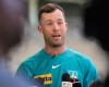 Australia adds veteran wicketkeeper to Ashes squad as Inglis prepares trip home