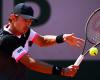 'I'll take it to anyone': De Minaur positive after first-up win in Paris