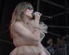 Suki Waterhouse wows in a dramatic taupe ruffled catsuit while performing in ... trends now
