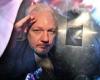 DoJ is 'considering giving Wikileaks founder Julian Assange a plea deal that ... trends now