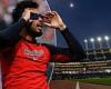 sport news Watch incredible moment Guardians' Progressive Field is plunged into darkness ... trends now