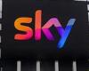 Sky Mobile is DOWN: Outage leaves hundreds of frustrated customers unable to ... trends now