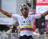 Narvaez outsprints Pogačar to win Giro d'Italia stage one